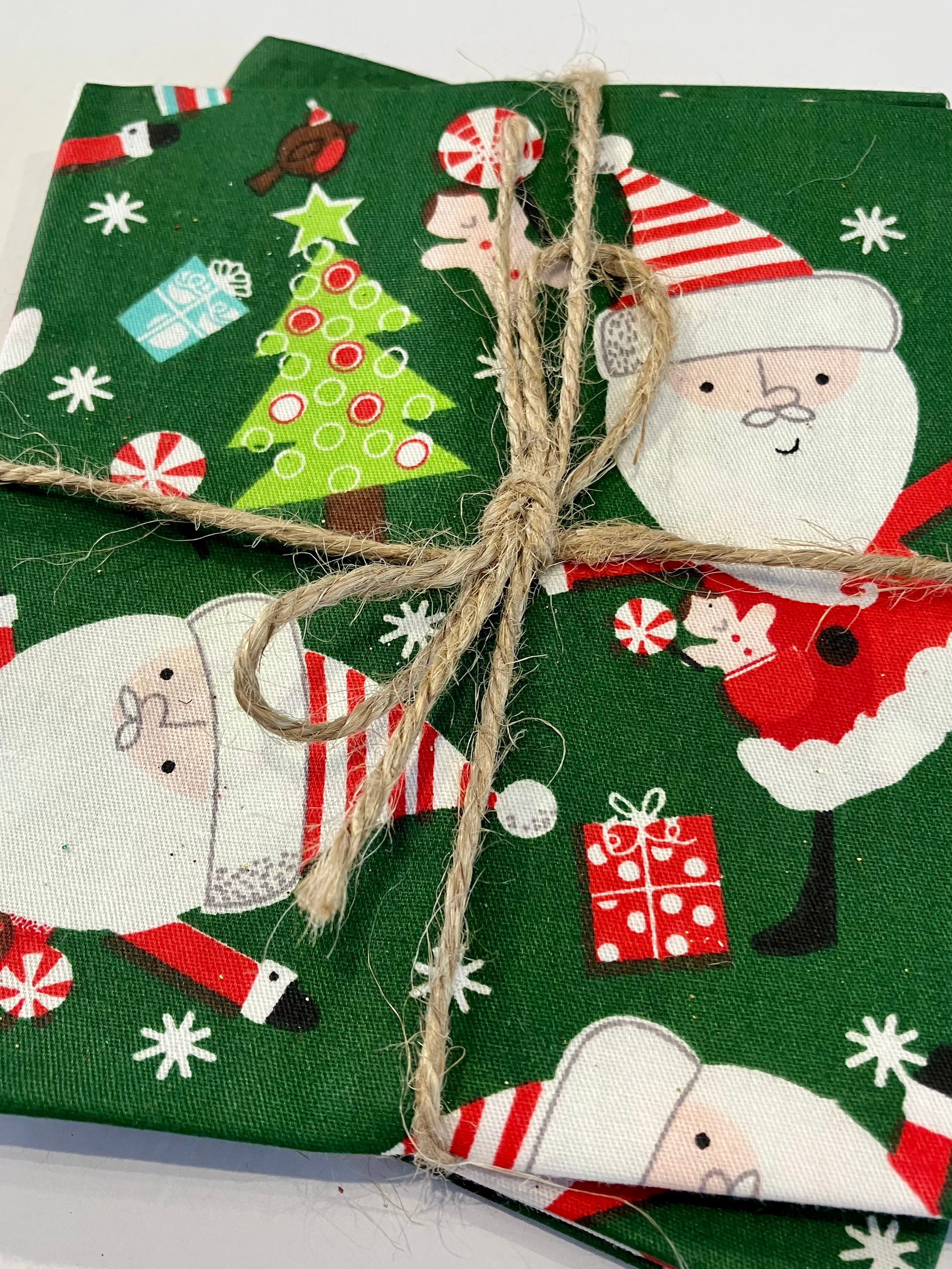 Festive Fabric Fat Quarters - Printed Cotton