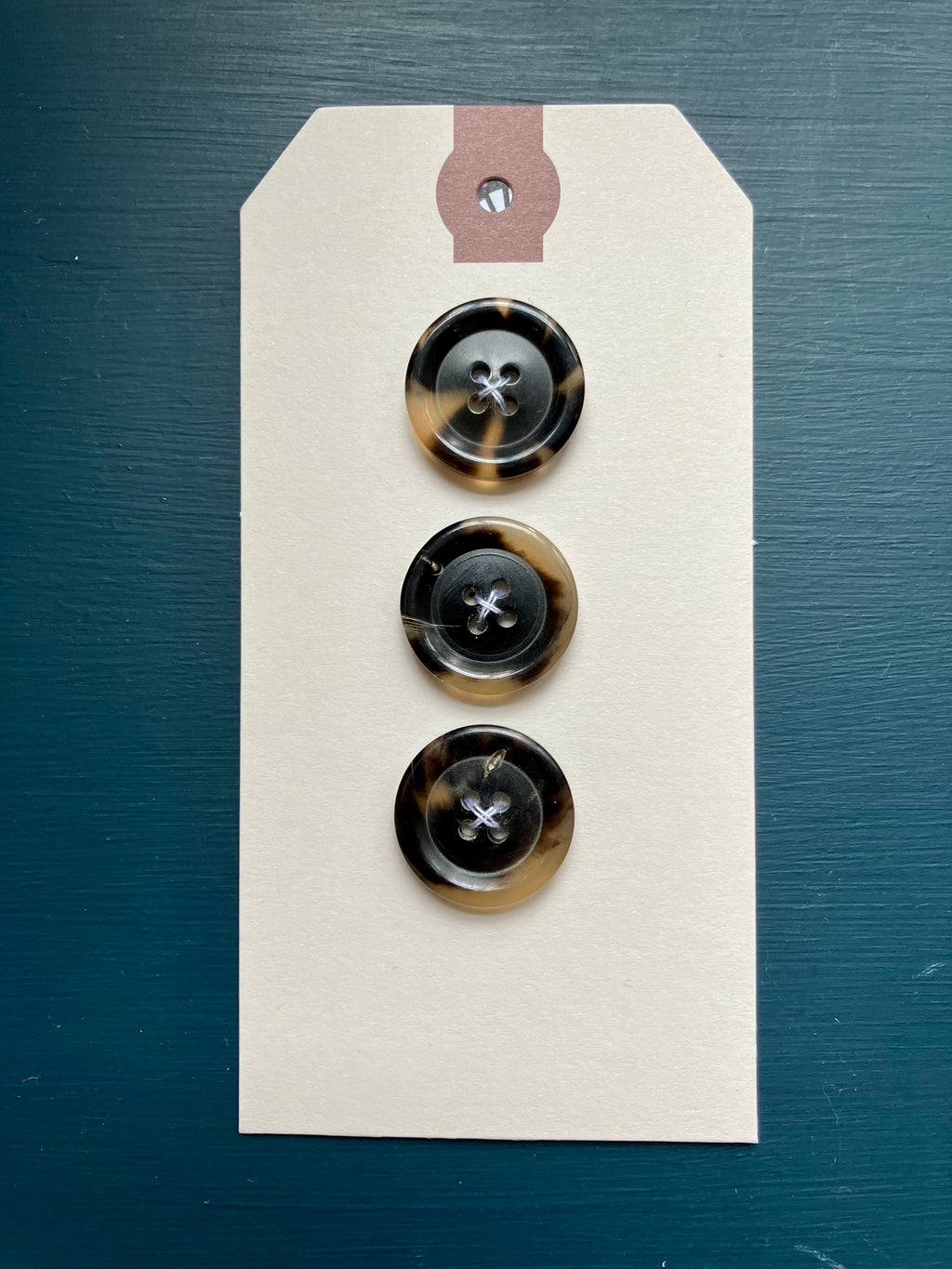 Merchant & Mills: "Drawing Room" Tortoiseshell Horn Buttons: 20mm