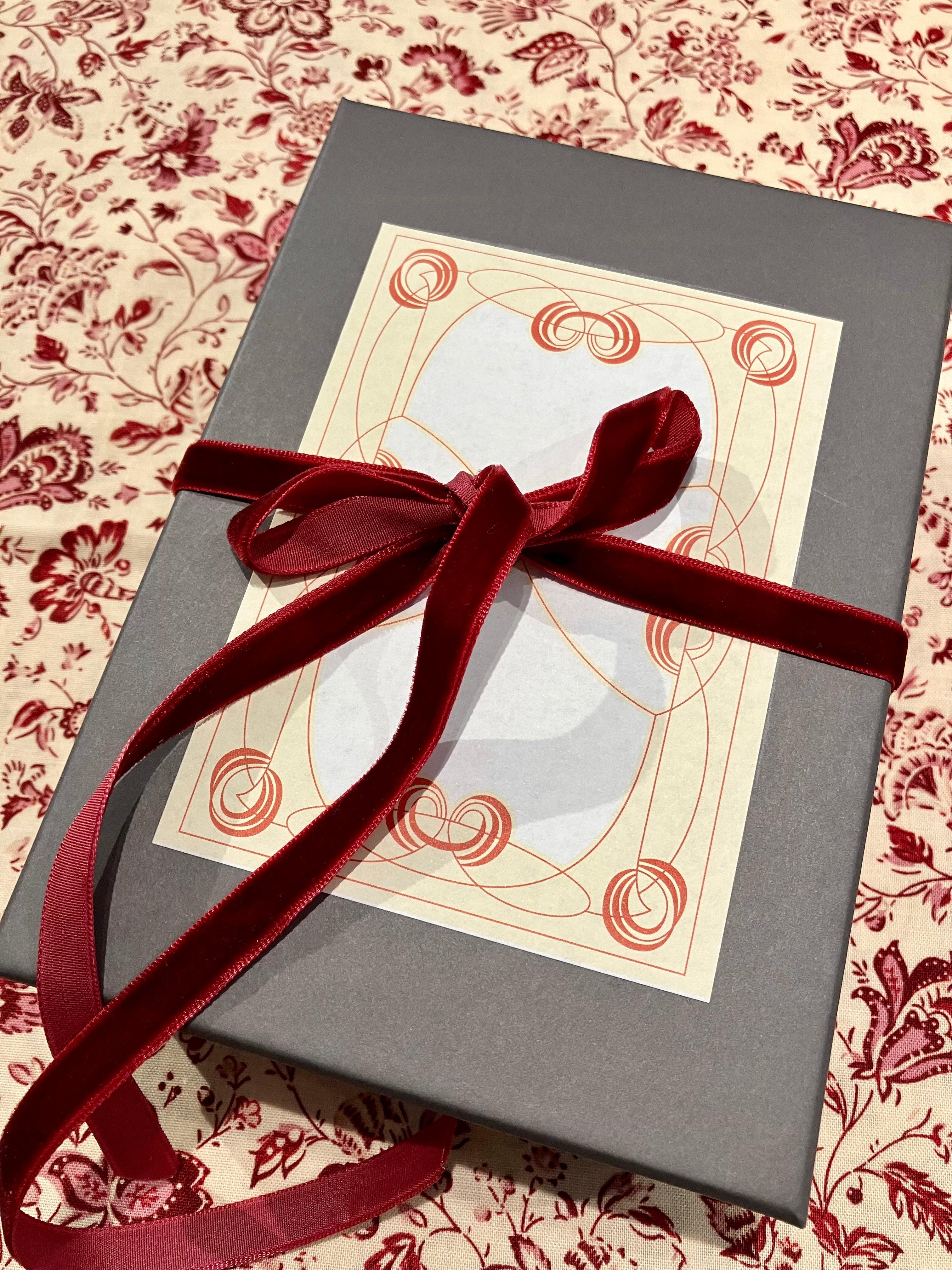 Hand Embroidery Kit: Alice in Wonderland Theme