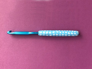 Aluminum crochet hook