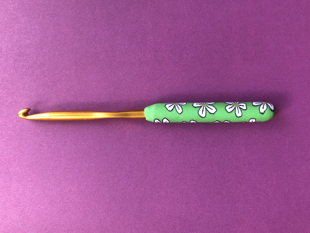 Aluminum crochet hook