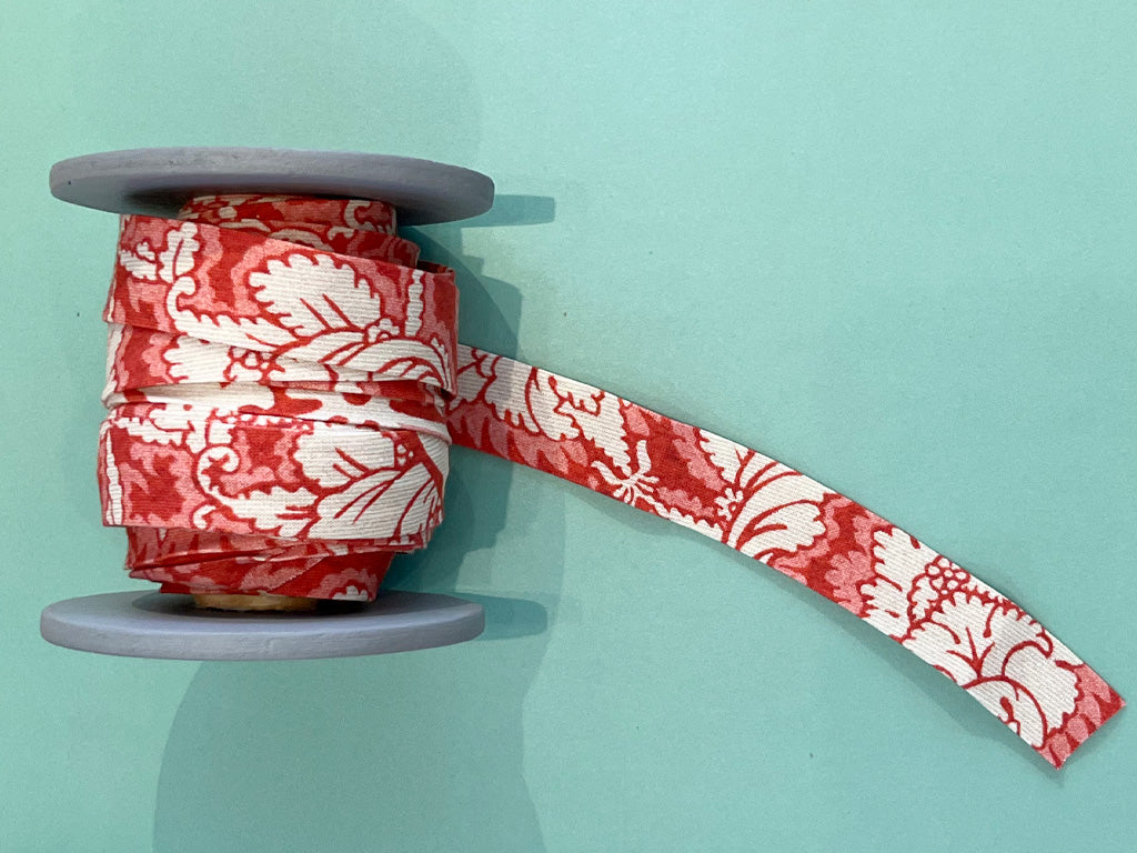 Bias binding - Damas red miniature toile de Jouy