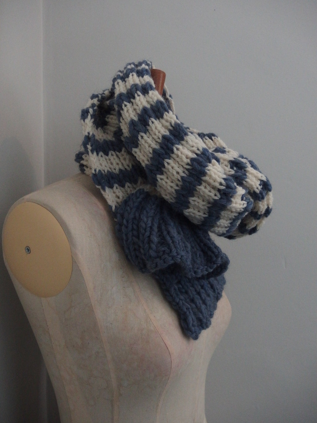 Big Scarf - Extraordinarily soft 100% wool - Petrol Blue and Off White