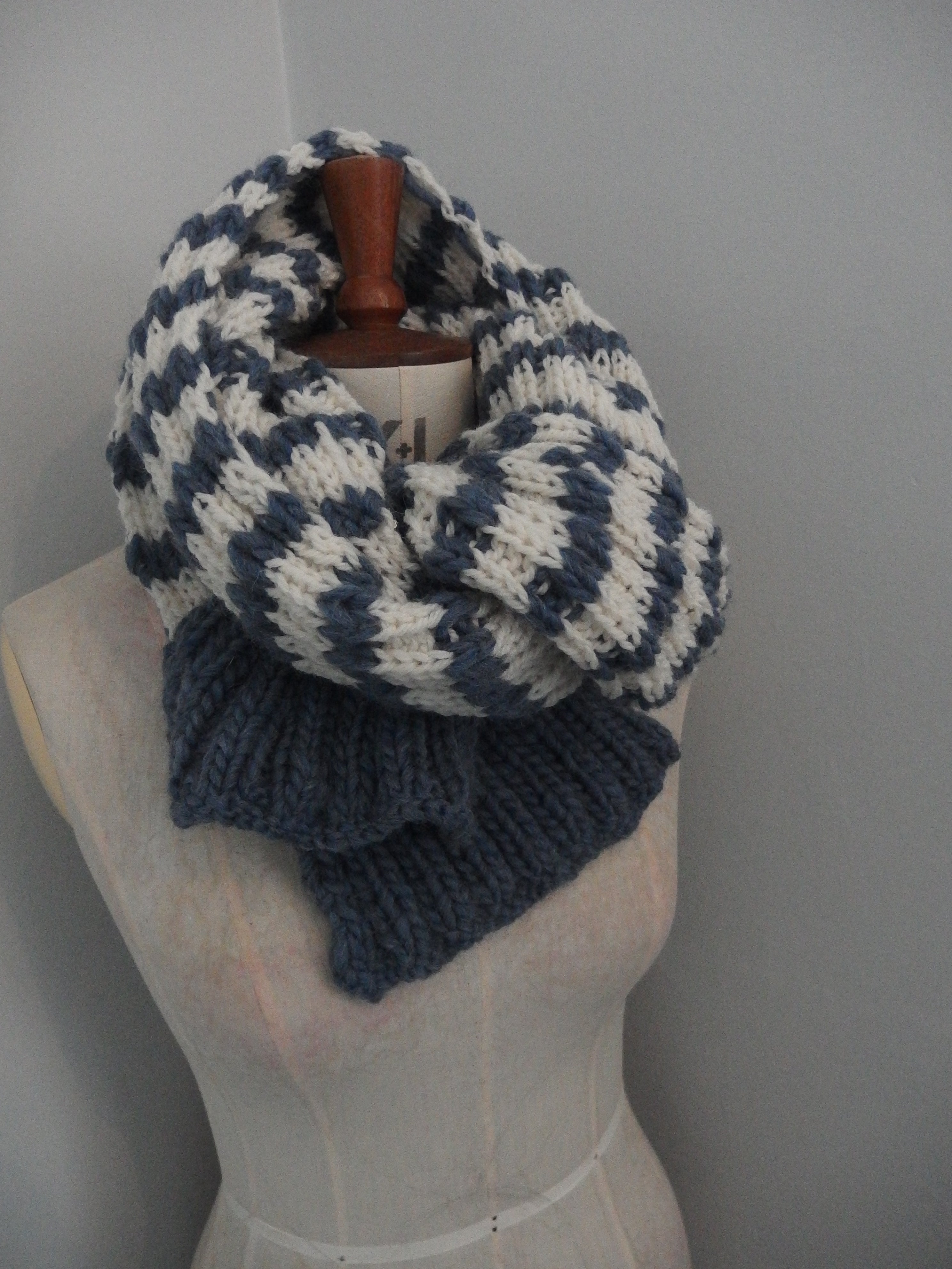 Big Scarf - Extraordinarily soft 100% wool - Petrol Blue and Off White