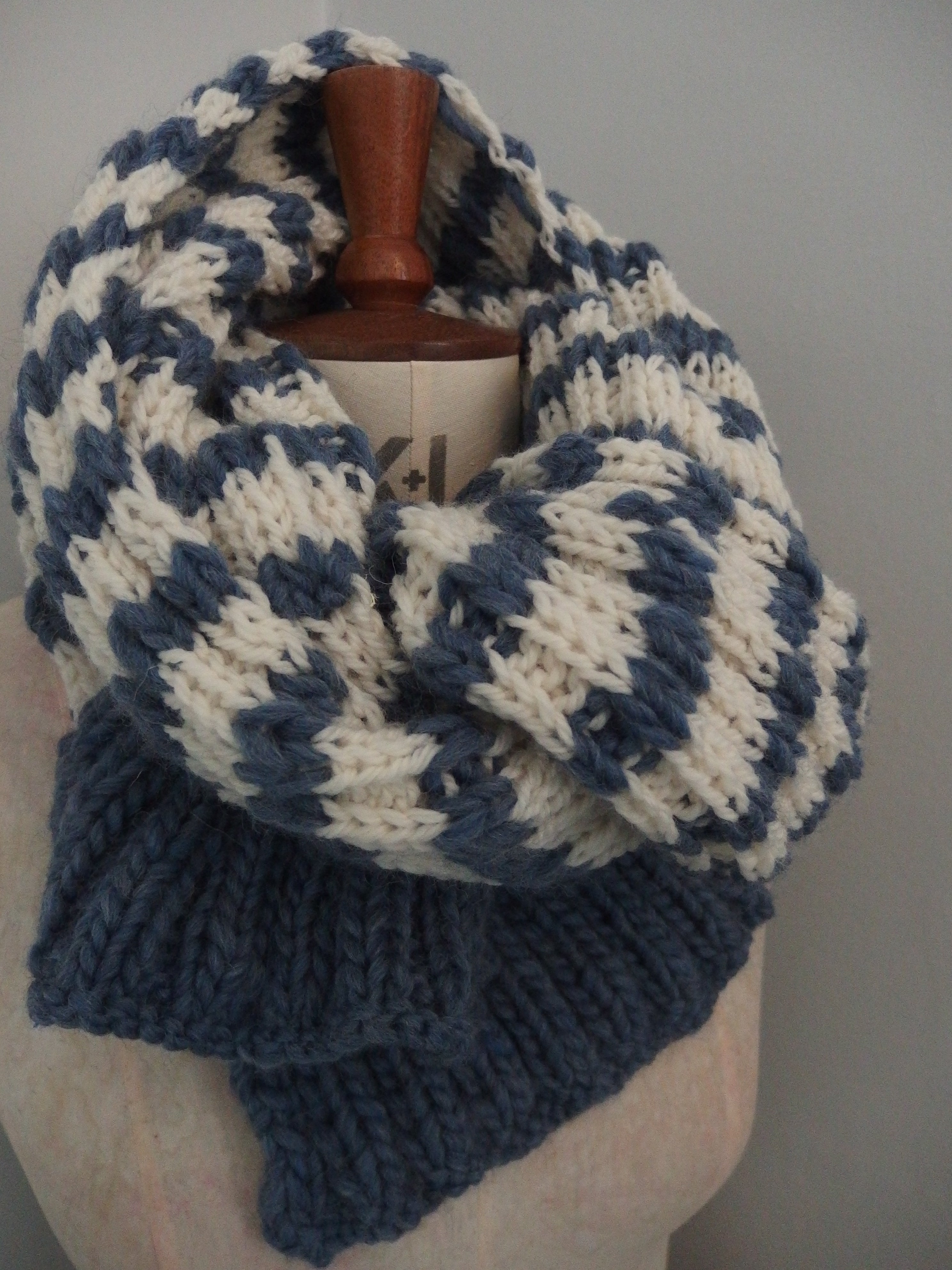 Big Scarf - Extraordinarily soft 100% wool - Petrol Blue and Off White
