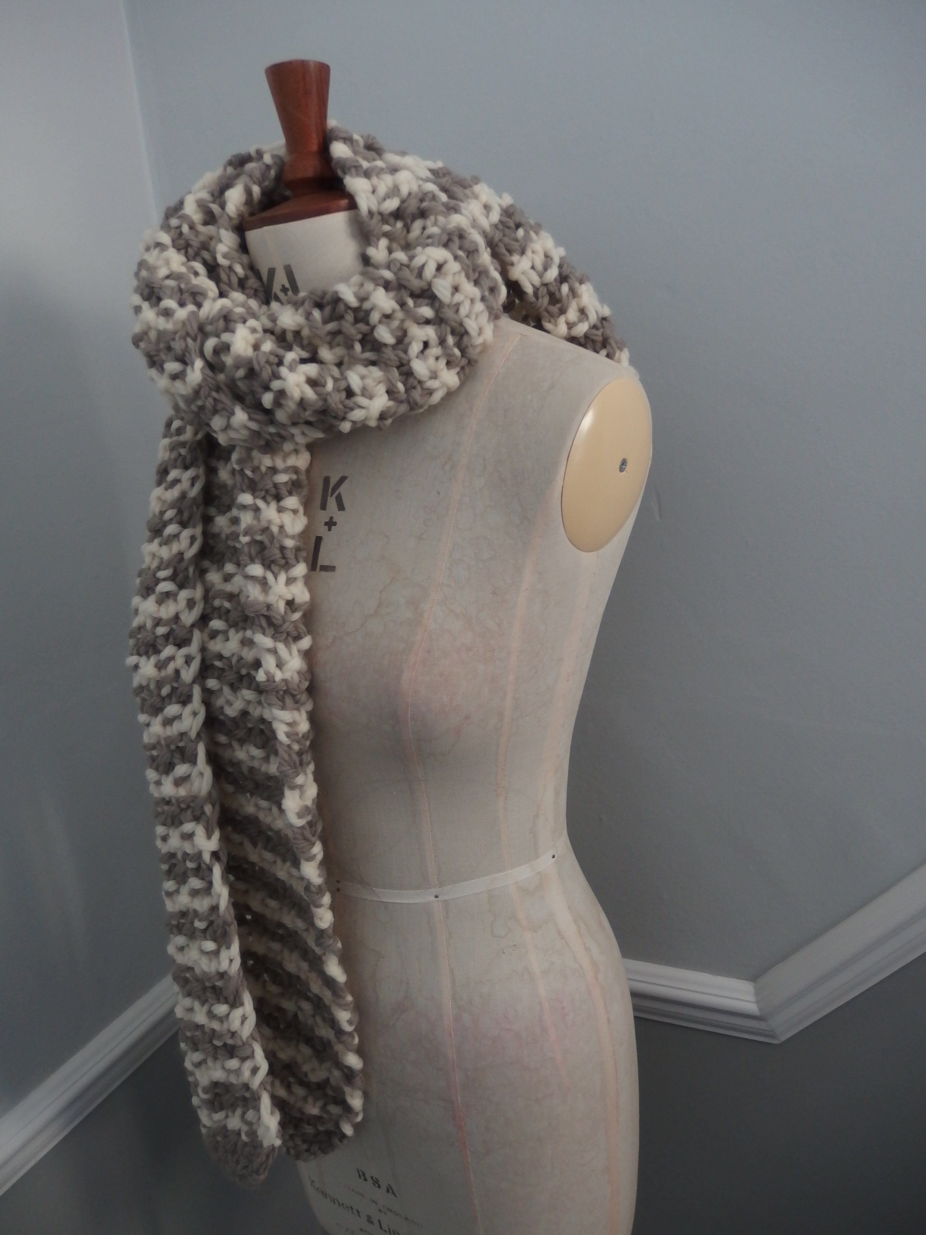 Big Scarf - Extraordinarily soft 100% wool - Sandstone & White stripes
