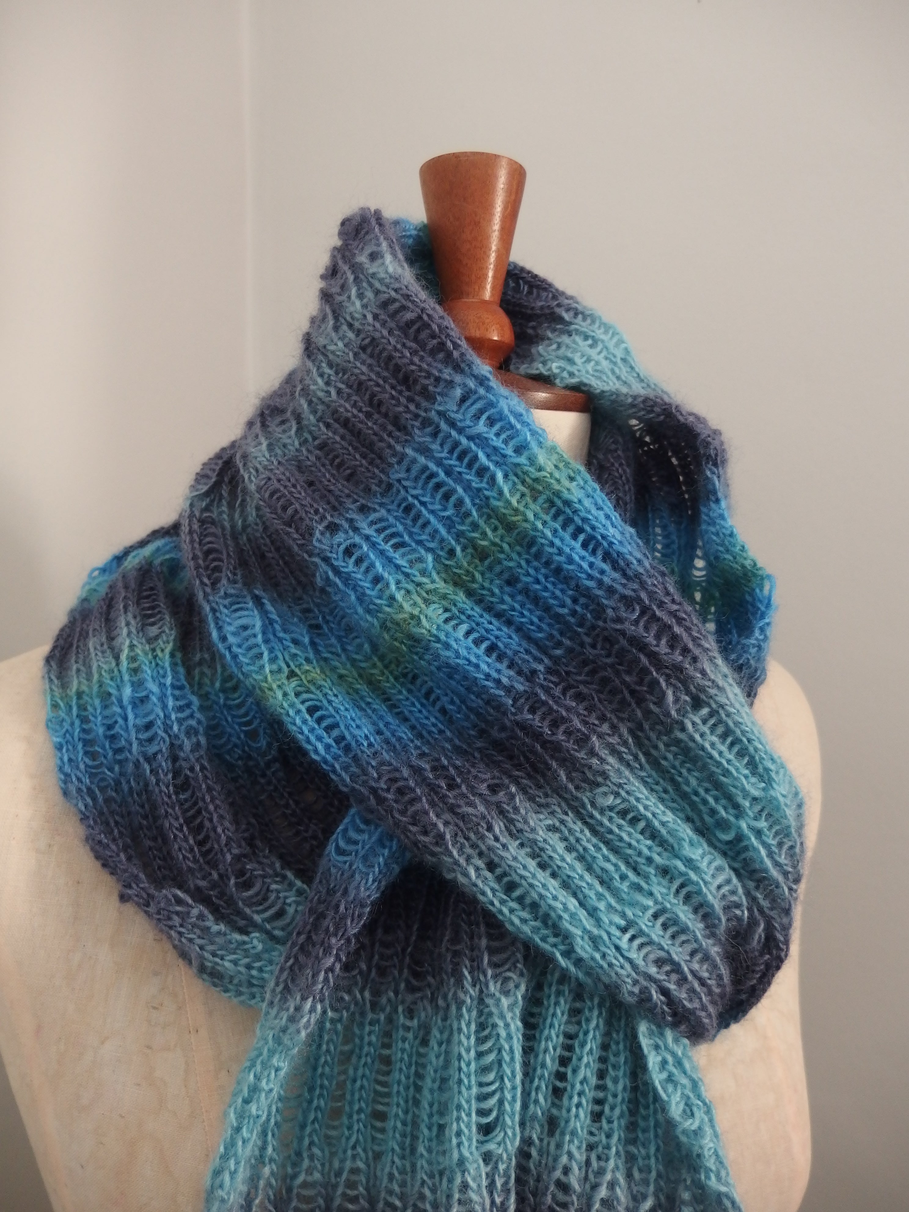 Scarf - Extraordinary soft 80% wool and 20% silk- Ocean Blues