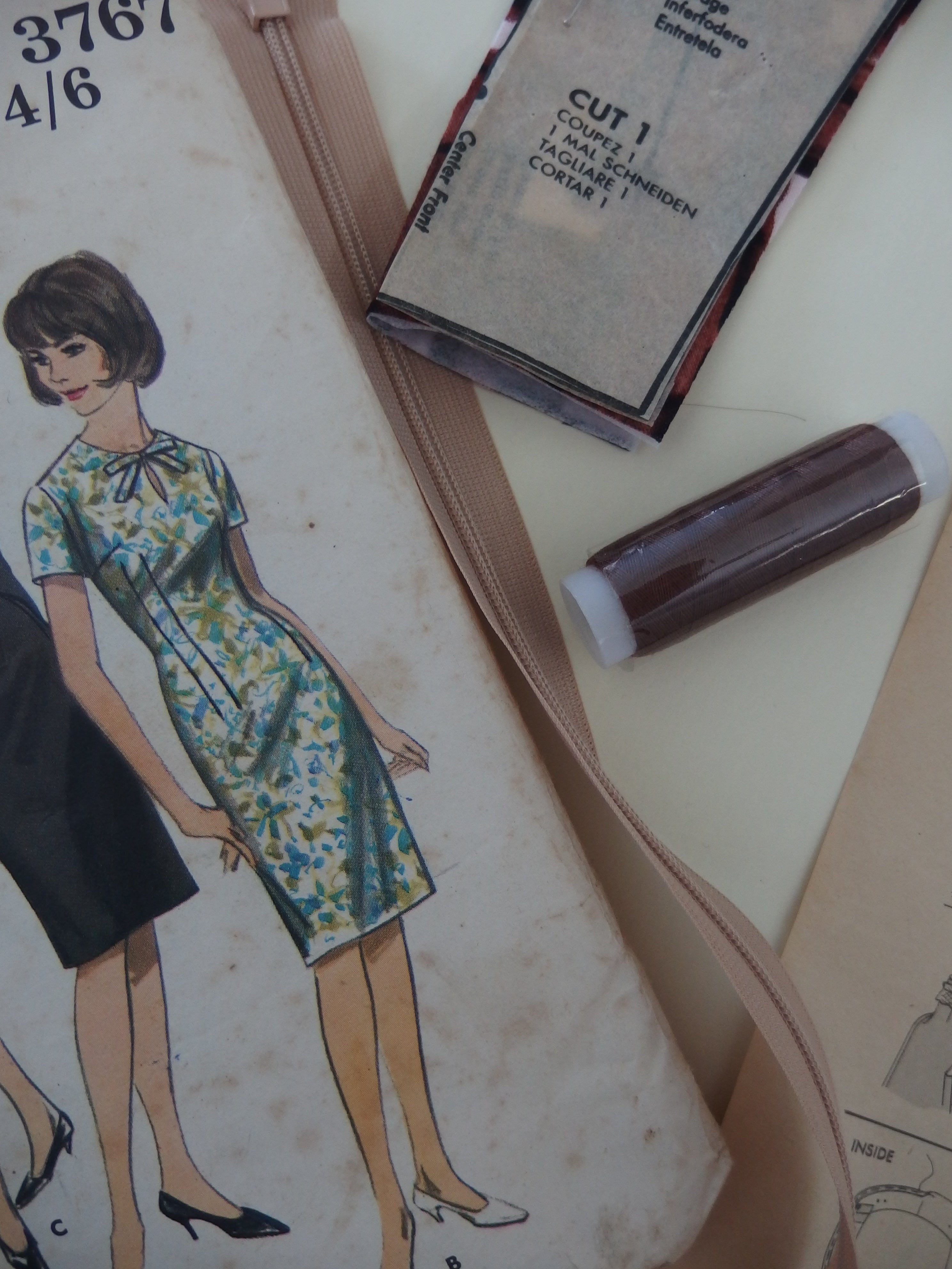 Vintage Dress Kit: Geometric print