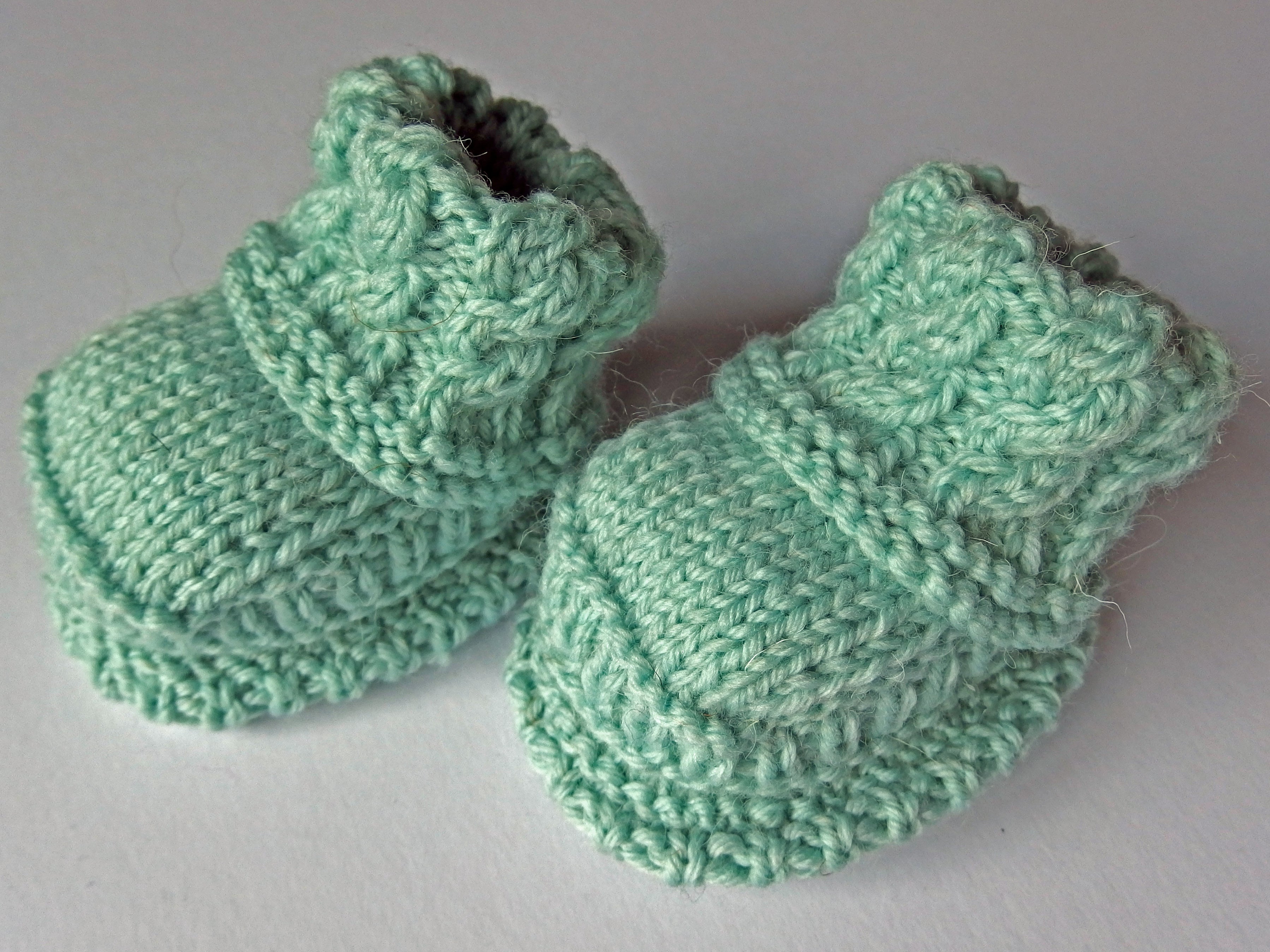 Baby Booties - made using 100% baby merino wool: mint