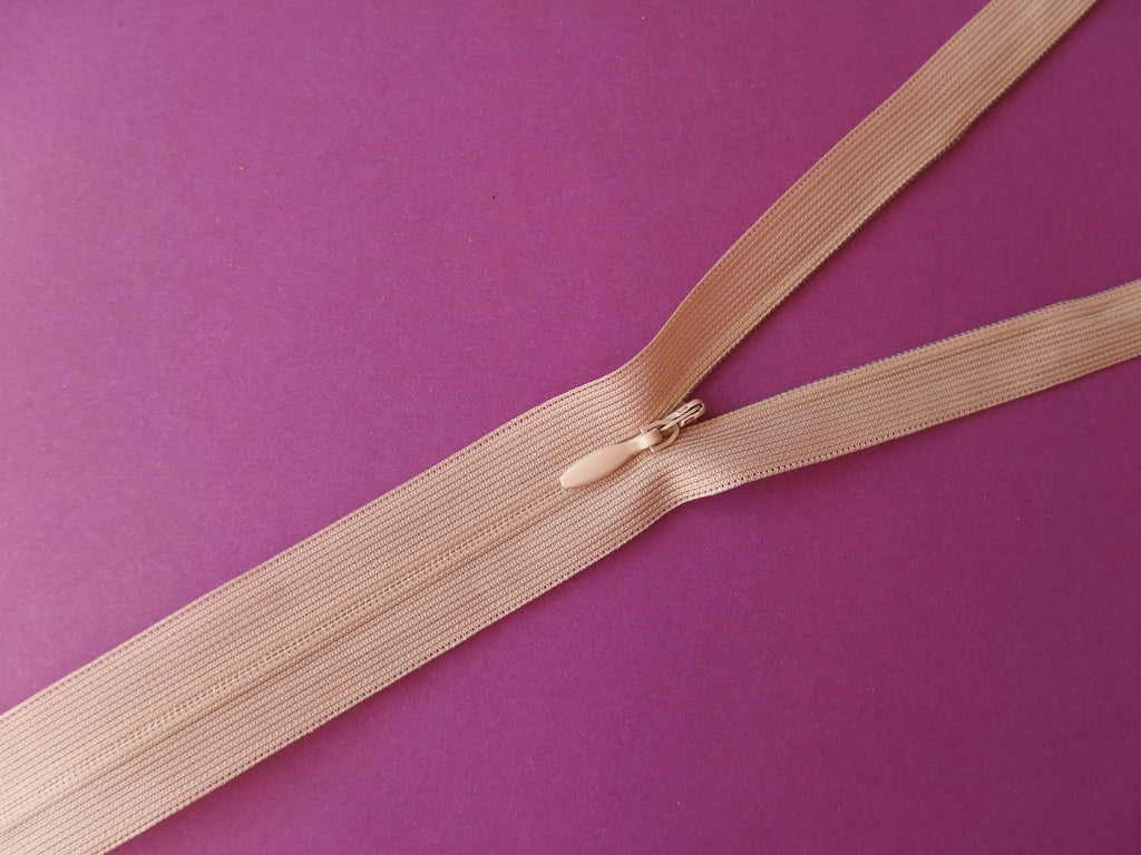 Concealed Zip: Pale Pink