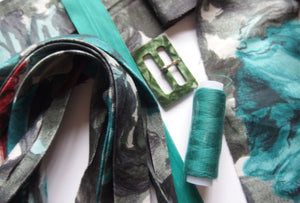 Vintage Dress-making Kit: Abstract Floral Dress