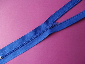 Nylon closed end Zip: 20cm Bright Blue