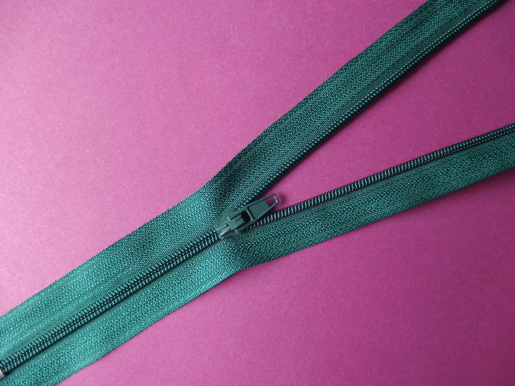 Nylon closed end Zip: 20cm Teal