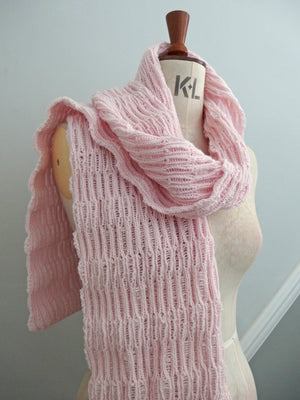 Scarf - Extraordinarily soft 100% Baby Merino Wool: Pale Pink