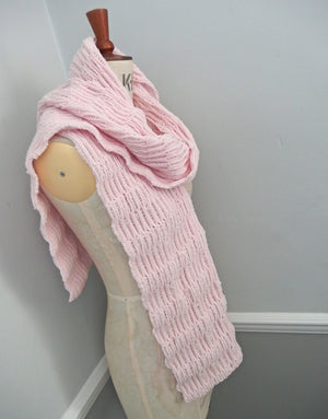 Scarf - Extraordinarily soft 100% Baby Merino Wool: Pale Pink