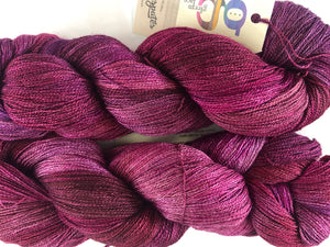 Fyberspates Gleem Lace: Plum Imps