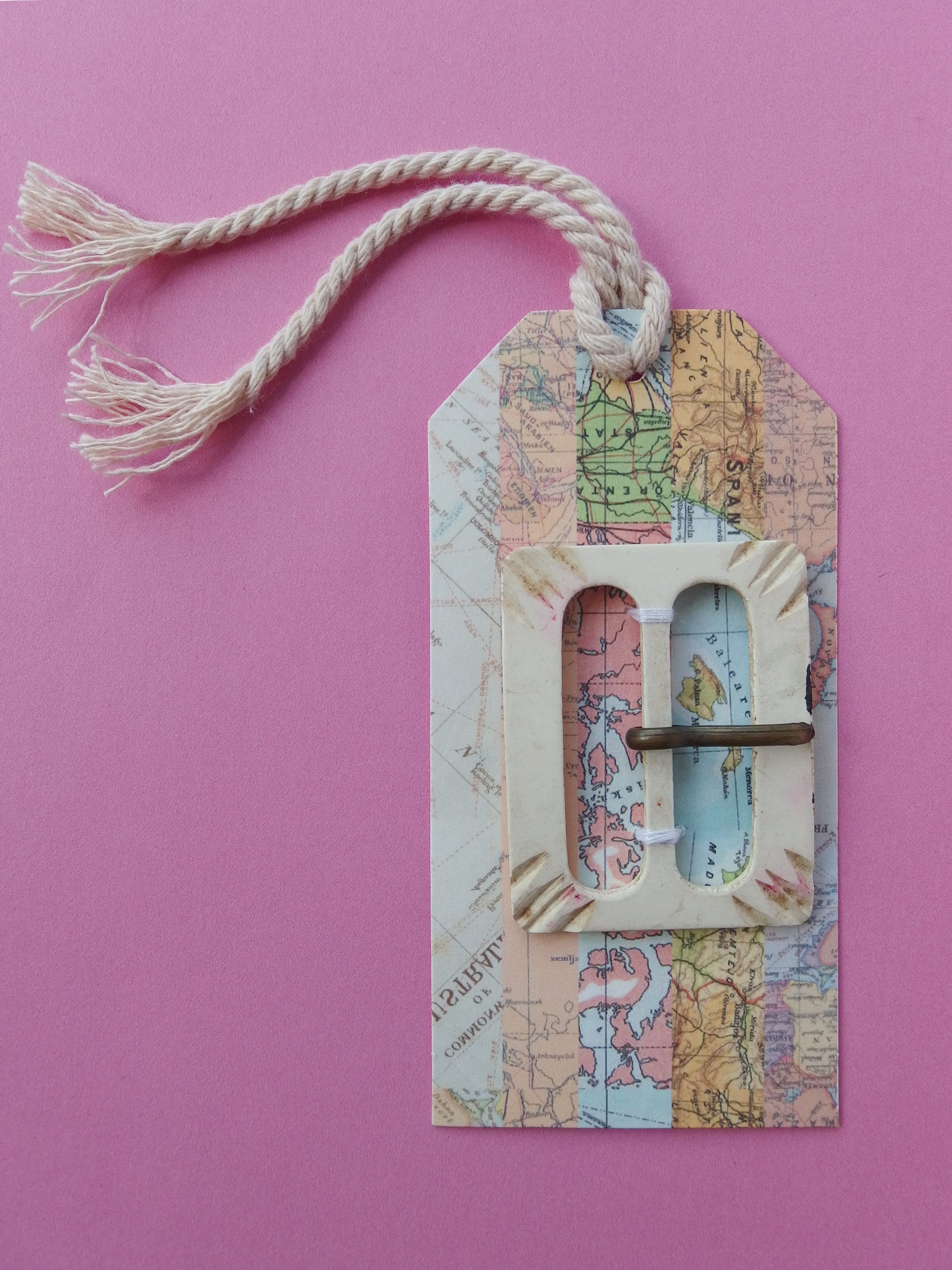 Vintage buckle: rectangular white