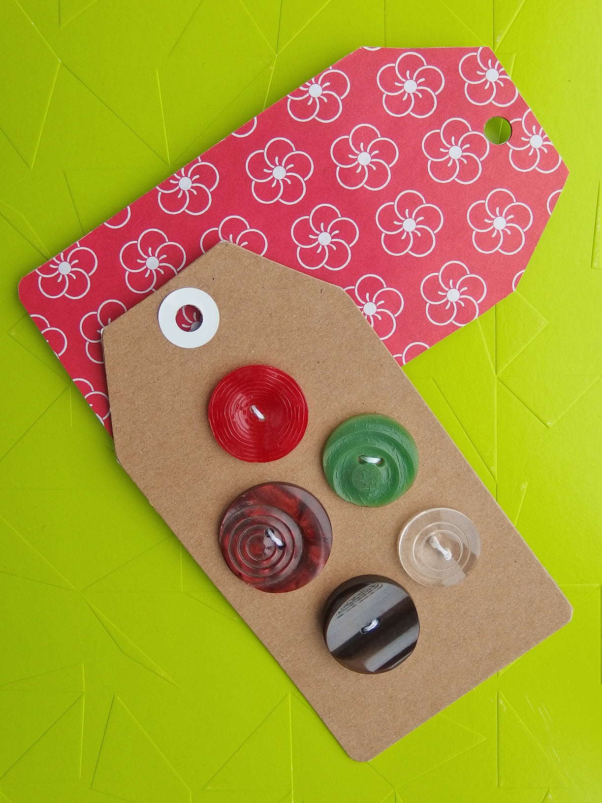 Vintage Buttons: mixed colours
