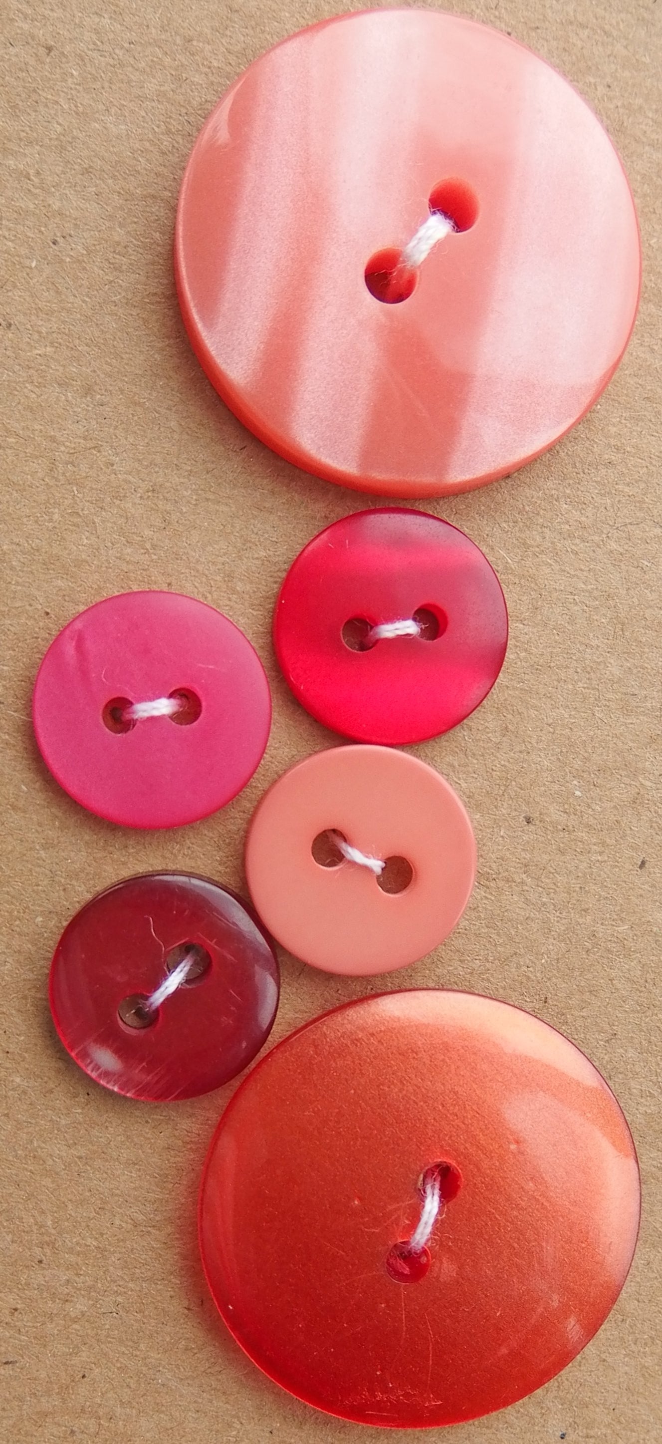 Vintage Buttons: assorted oranges