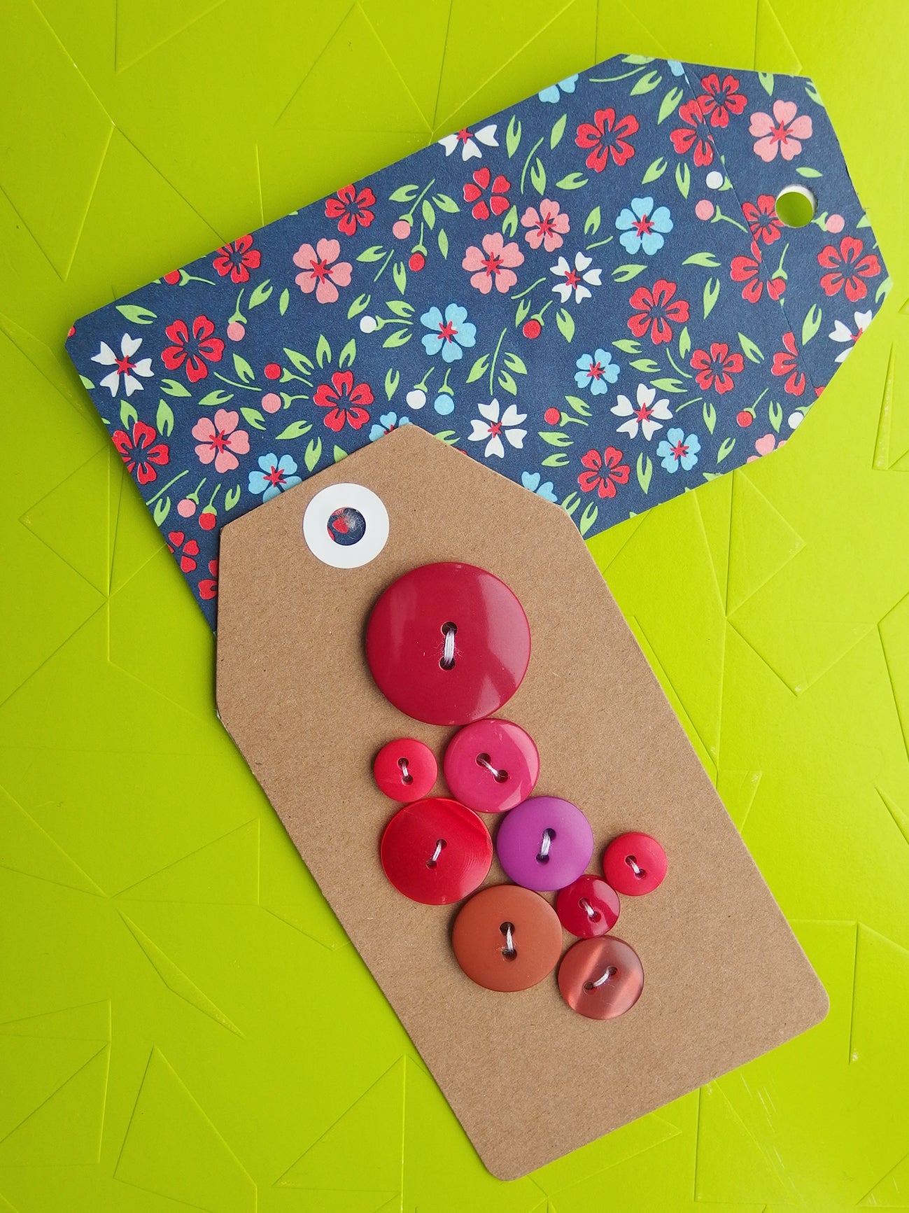 Vintage Buttons: mixed reds