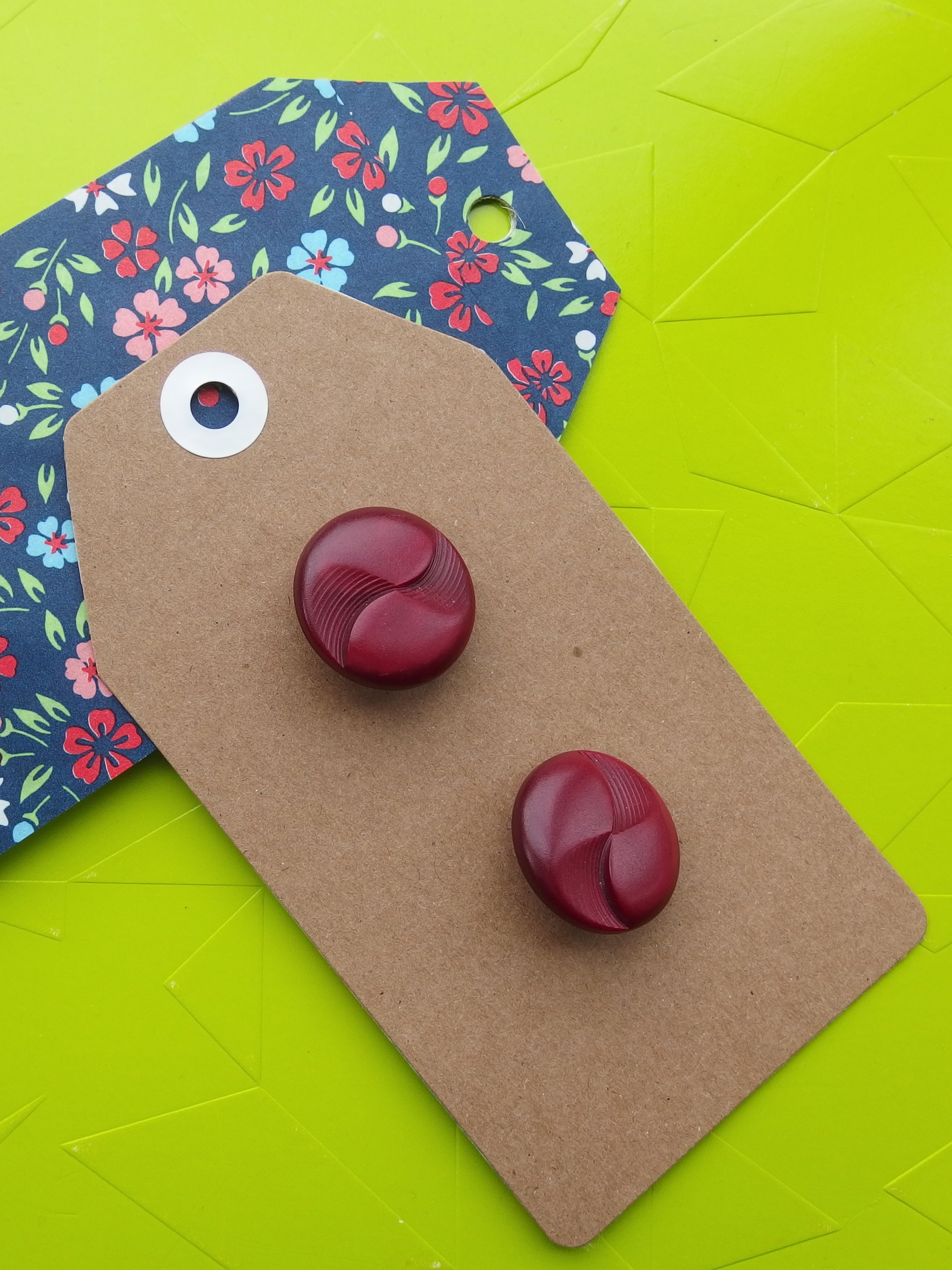 Vintage Buttons: Maroon