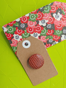 Vintage Buttons: Brown leather