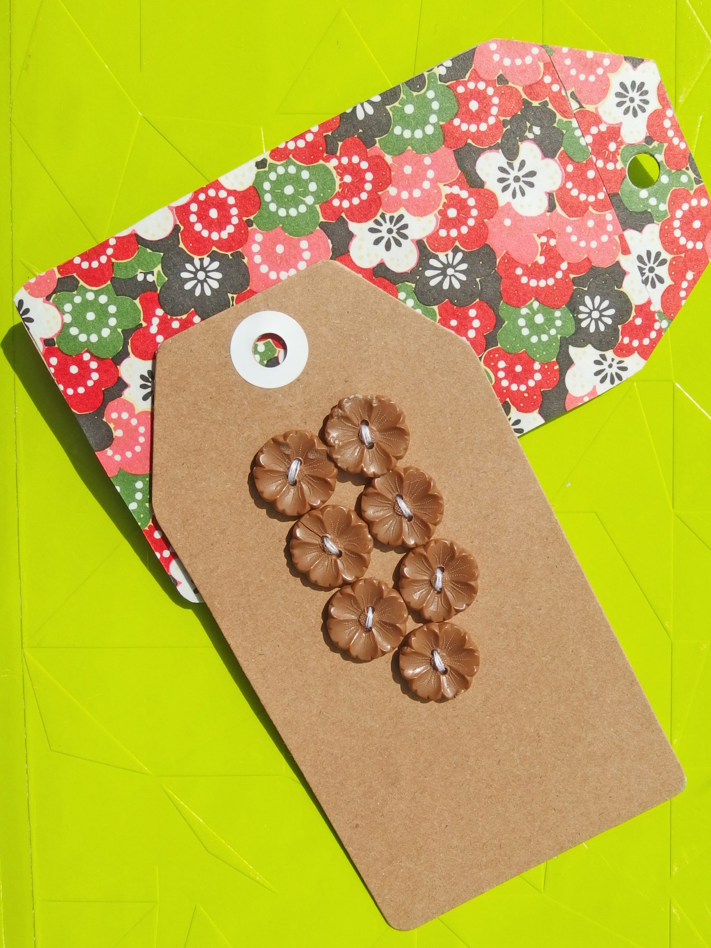 Vintage Buttons: Yellow ochre