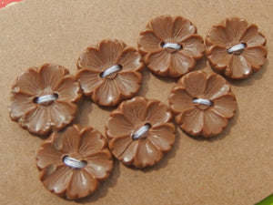 Vintage Buttons: Yellow ochre