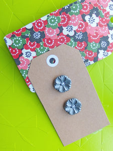 Vintage Buttons: Silver grey