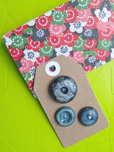 Vintage Buttons: Silver grey