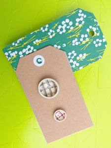 Vintage Buttons: Vanilla