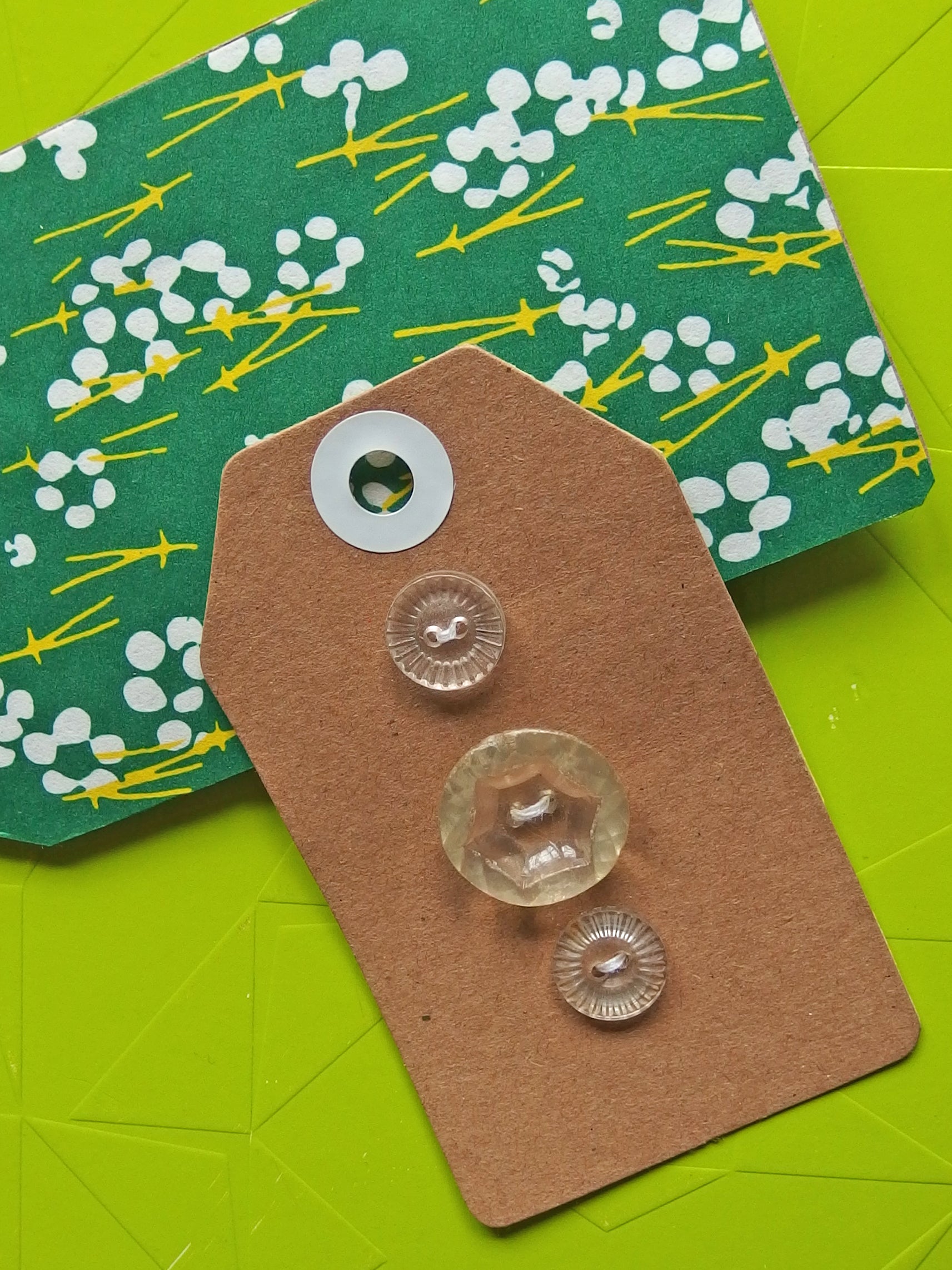 Vintage Buttons: Clear mixed