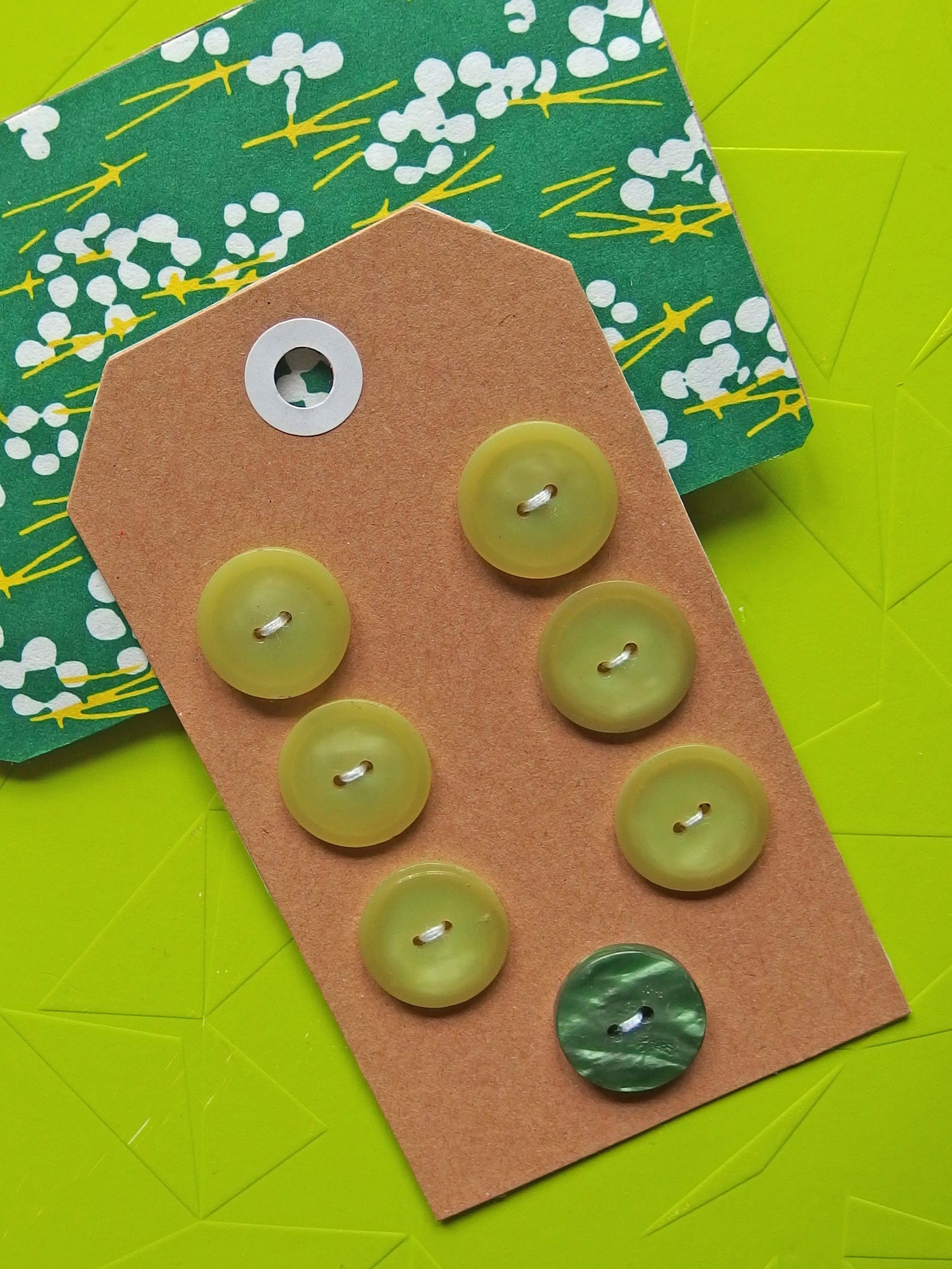 Vintage Buttons: Green mixed