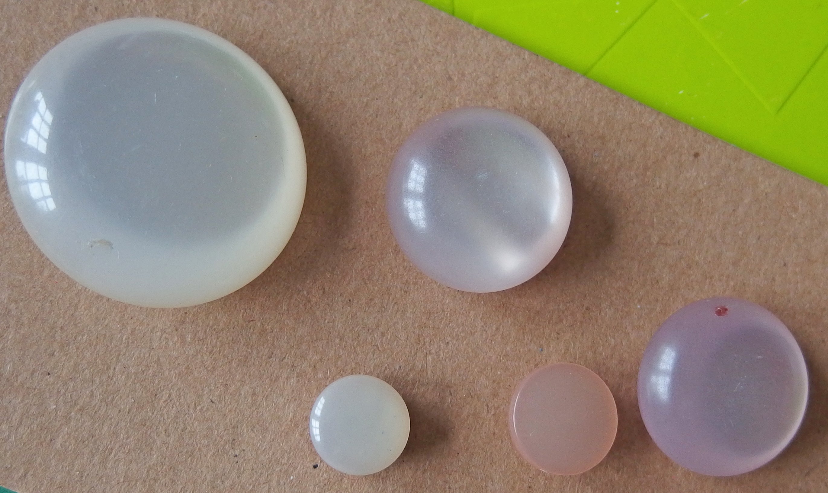 Vintage Buttons: Mixed Pearl Pink and White