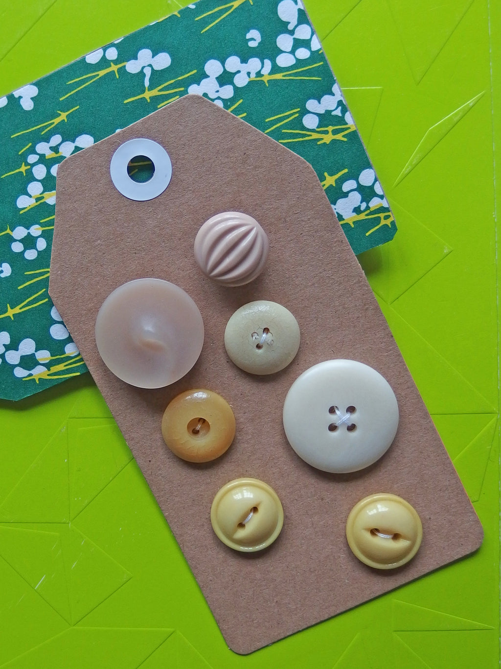 Vintage Buttons: Mixed Vanillia