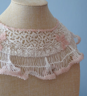 Vintage lace collar