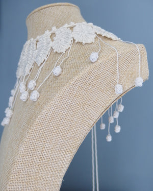 Vintage lace collar