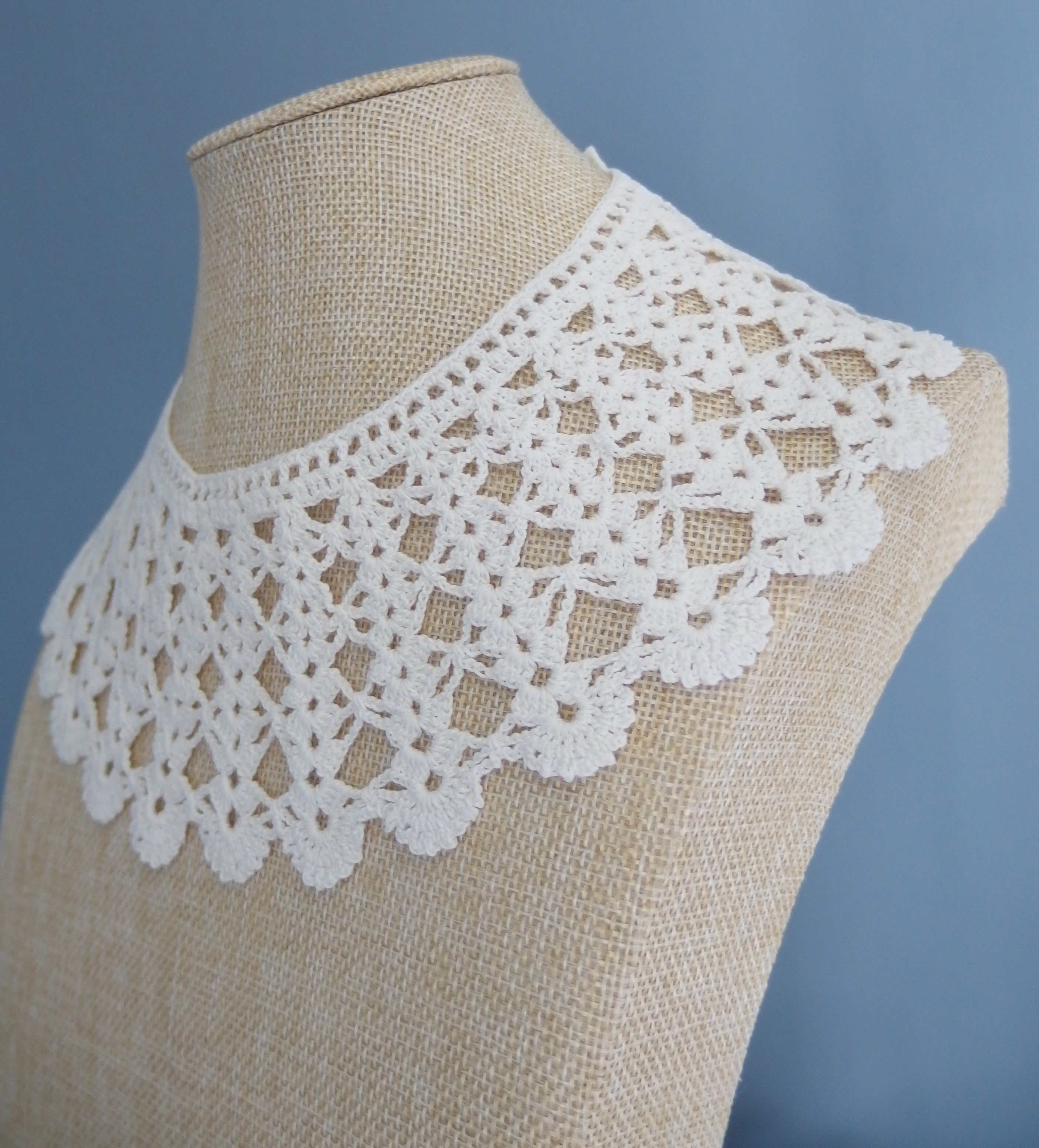 Vintage lace collar