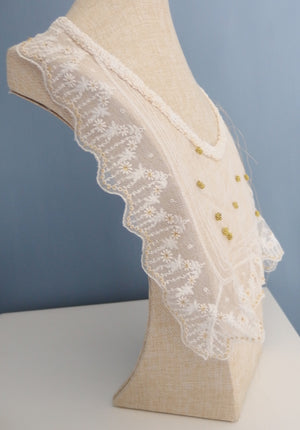 Vintage lace collar