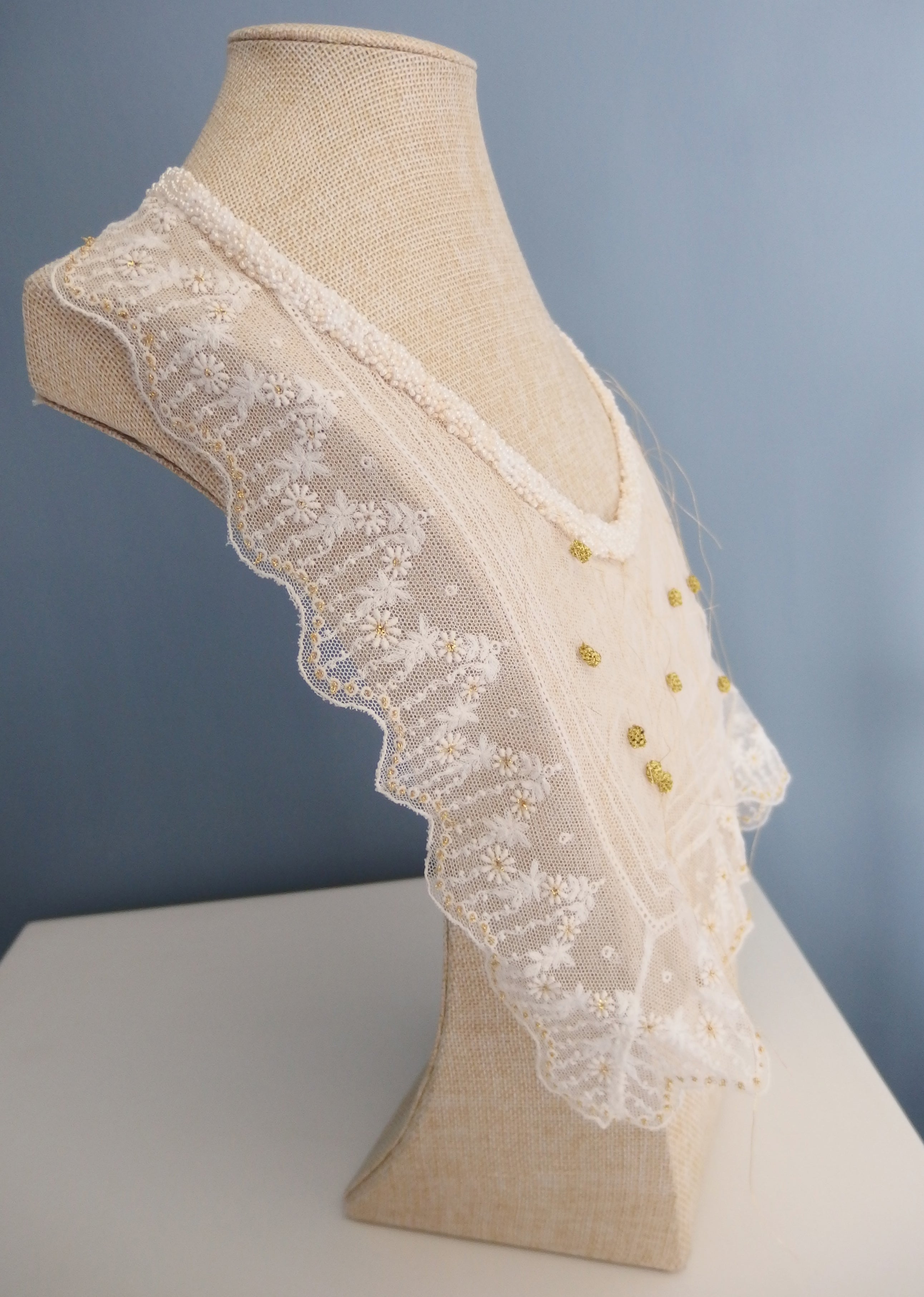Vintage lace collar