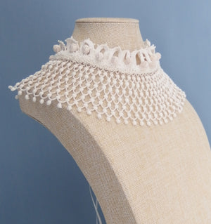 Vintage lace collar