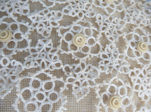 Vintage lace collar