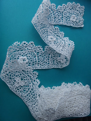 Vintage lace length - white