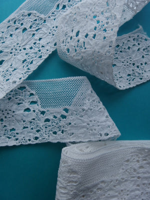 Vintage lace length - white