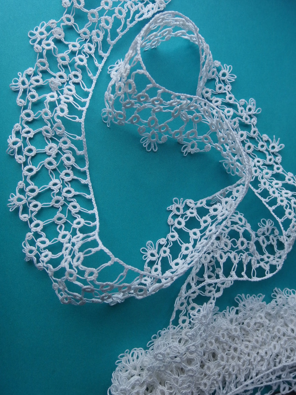 Vintage lace length - white