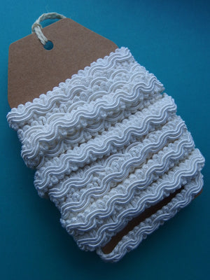 Vintage lace length - White
